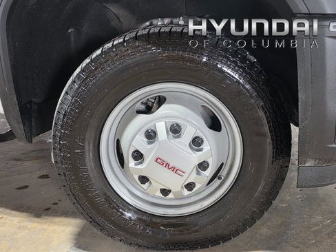 Used 2024 GMC Sierra 3500 Pro w/ Convenience Package image 10