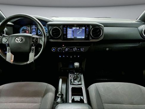 Used 2019 Toyota Tacoma TRD Sport w/ Technology Package image 8