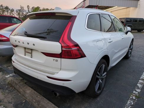 Used 2021 Volvo XC60 T5 Momentum w/ Protection Package Premier FWD image 5