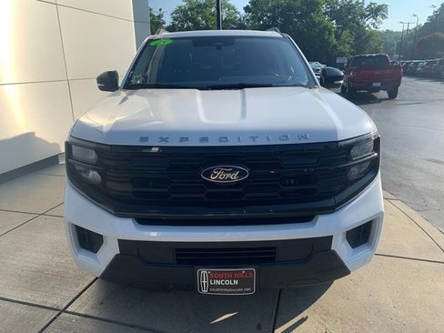 Used 2025 Ford Expedition Active AWD/4WD image 10