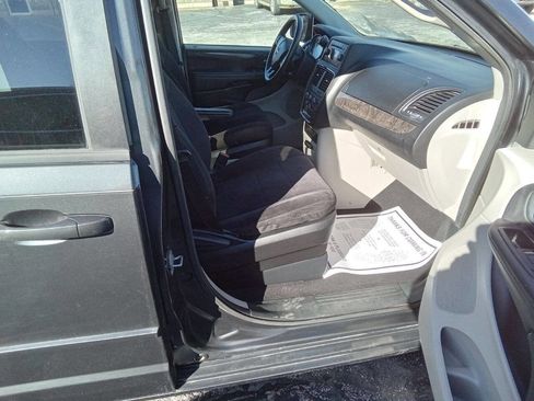 Used 2011 Dodge Grand Caravan Mainstreet w/ PWR Convenience Group image 3