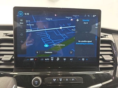 Used 2024 Ford Transit 350 XLT image 28