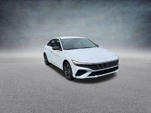 Certified 2025 Hyundai Elantra SEL image 27