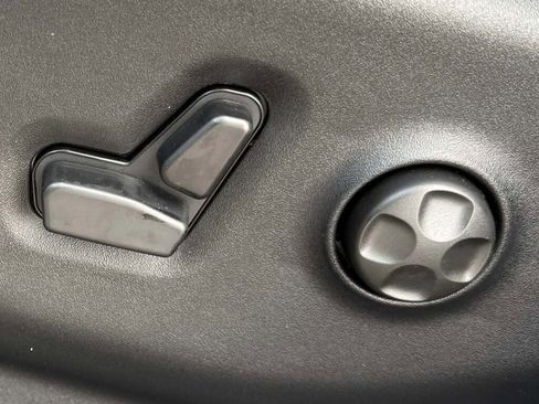 New 2026 Chrysler Voyager LX image 31