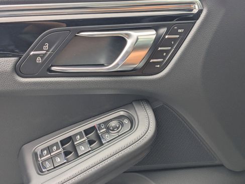 New 2026 Porsche Macan image 14