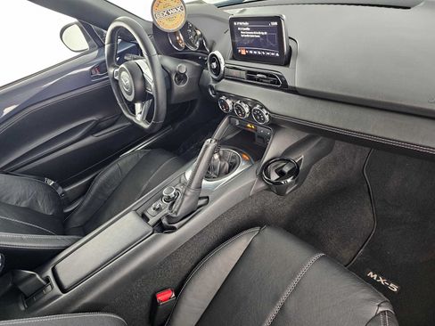 Used 2021 MAZDA MX-5 Miata Grand Touring RWD image 11