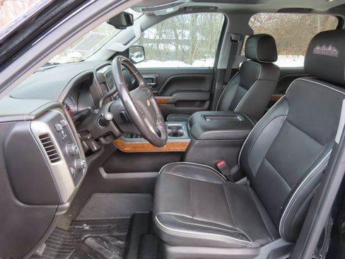 Used 2018 Chevrolet Silverado 1500 High Country image 32