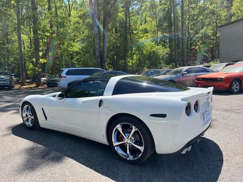 Used 2006 Chevrolet Corvette Coupe w/ Preferred Equipment Group RWD image 7