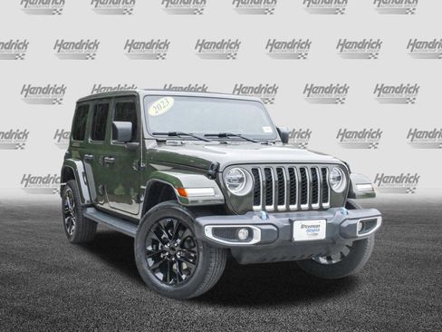 Used 2022 Jeep Wrangler Unlimited Sahara w/ Cold Weather Group AWD/4WD image 2