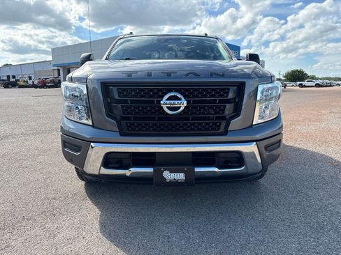 Used 2021 Nissan Titan SV w/ SV Convenience Package RWD image 9