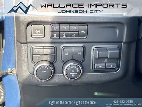 Used 2025 Chevrolet Suburban High Country w/ Sun And Tow Package AWD/4WD image 33