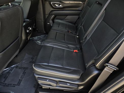 Used 2024 GMC Yukon SLT image 13