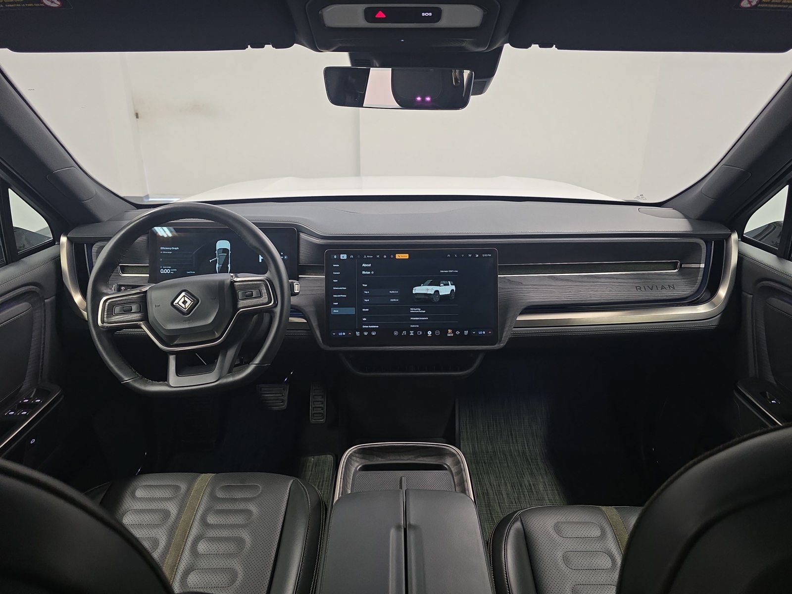 Used 2025 Rivian R1S Adventure Dual AWD/4WD image 27