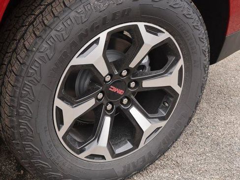 New 2026 GMC Yukon AT4 AWD/4WD image 40