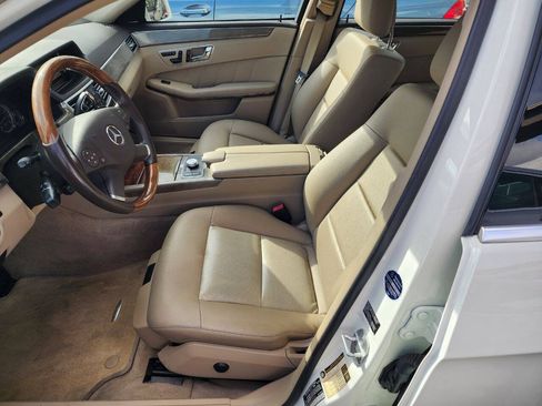 Used 2010 Mercedes-Benz E 350 Sedan image 17