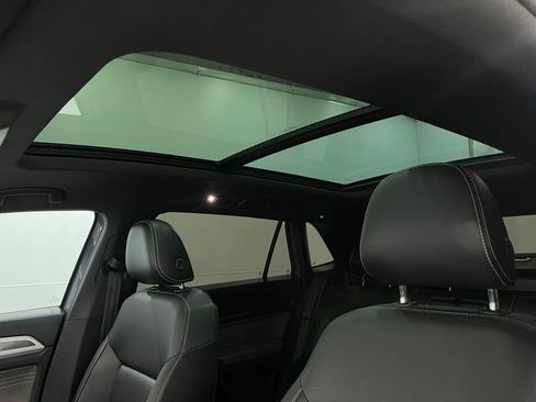 Used 2021 Volkswagen Atlas Cross Sport SE w/ Panoramic Sunroof Package image 11