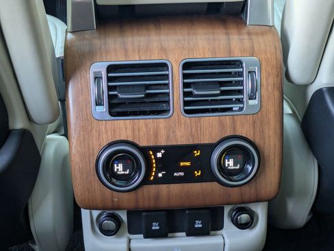 Used 2020 Land Rover Range Rover HSE image 23