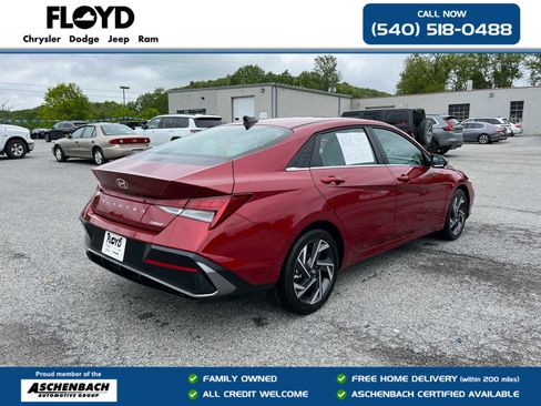 Used 2025 Hyundai Elantra Limited FWD image 3