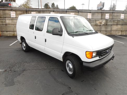 Used 2006 Ford E-250 and Econoline 250 image 3
