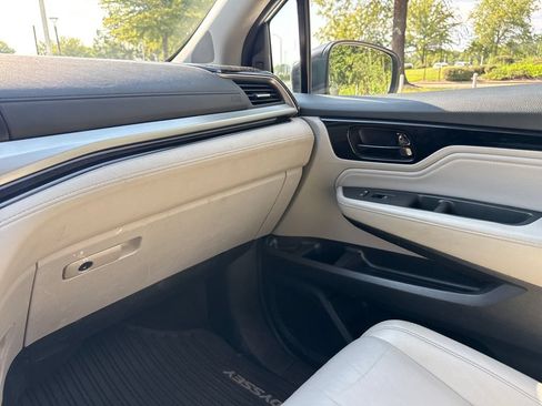Used 2021 Honda Odyssey Touring image 17