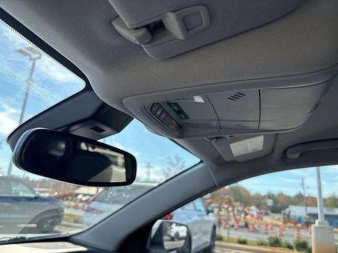 Used 2022 GMC Terrain SLE w/ Driver Convenience Package image 23