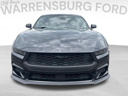 Used 2025 Ford Mustang Coupe RWD image 2