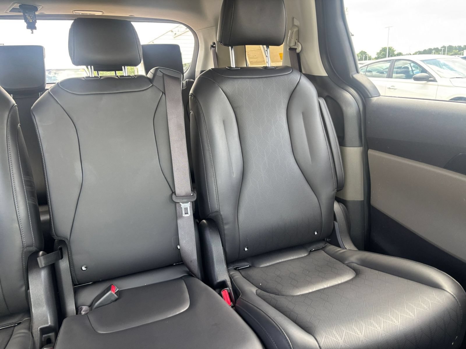 Used 2026 Kia Carnival FWD image 38