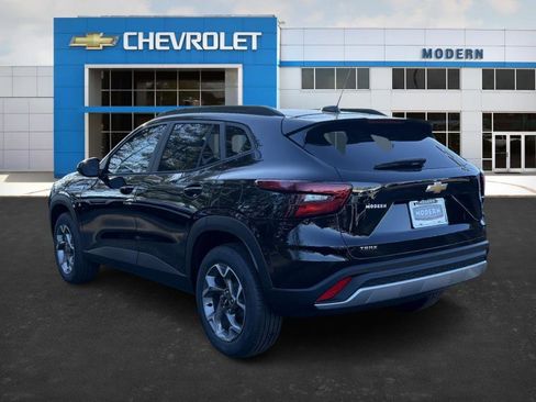 New 2026 Chevrolet Trax LT image 3