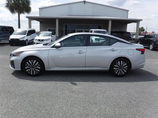 Used 2023 Nissan Altima 2.5 SV image 1