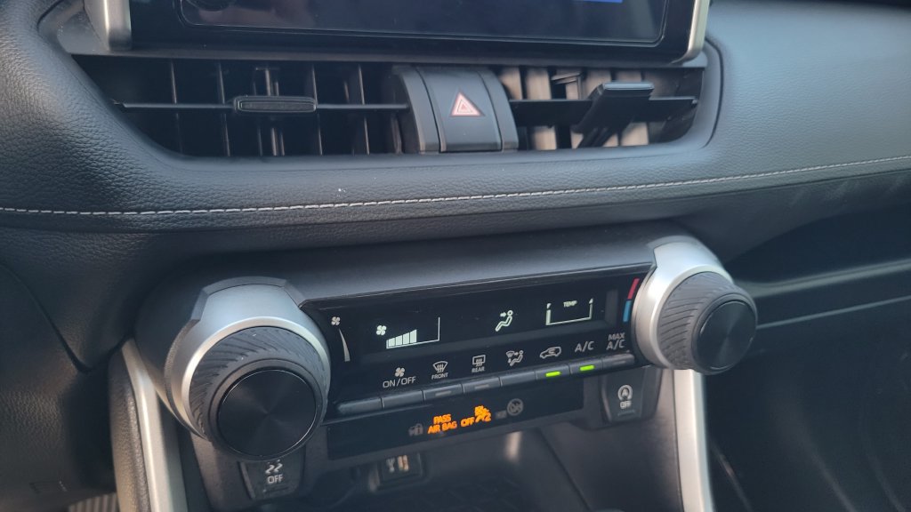 Certified 2025 Toyota RAV4 LE FWD image 15