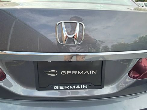 Used 2017 Honda Accord EX-L image 9