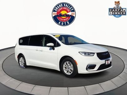Used 2023 Chrysler Pacifica Touring-L