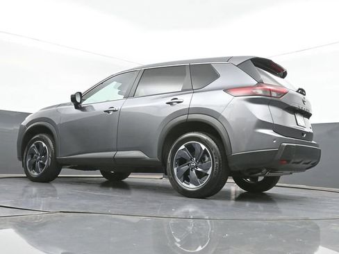 Used 2024 Nissan Rogue SV image 42