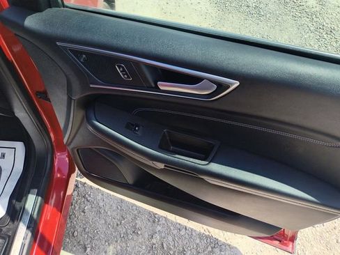 Used 2024 Ford Edge Titanium image 12