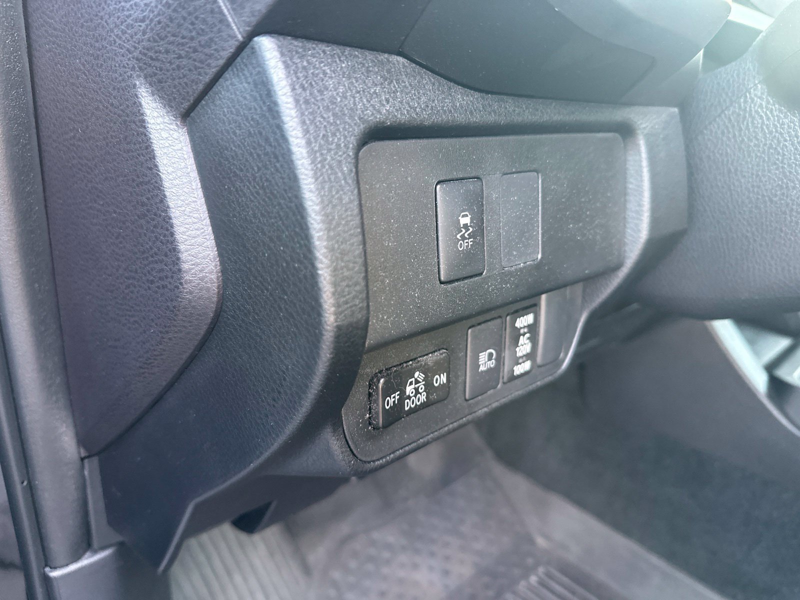 Used 2023 Toyota Tacoma TRD Off-Road w/ Technology Package AWD/4WD image 10