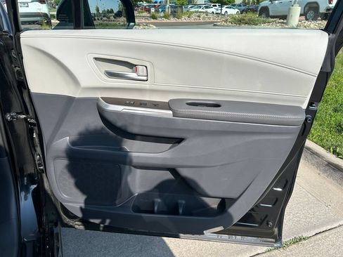 Used 2023 Toyota Sienna XLE w/ XLE Plus Package AWD/4WD image 28