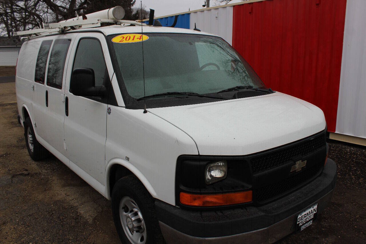 Used 2014 Chevrolet Express 2500 RWD image 3