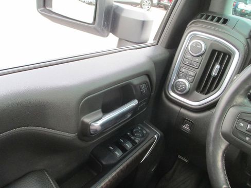 Used 2020 GMC Sierra 2500 Denali w/ Denali Ultimate Package AWD/4WD image 34