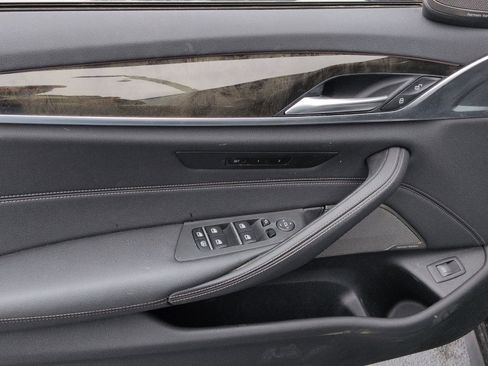 Certified 2023 BMW 530i w/ Executive Package image 14