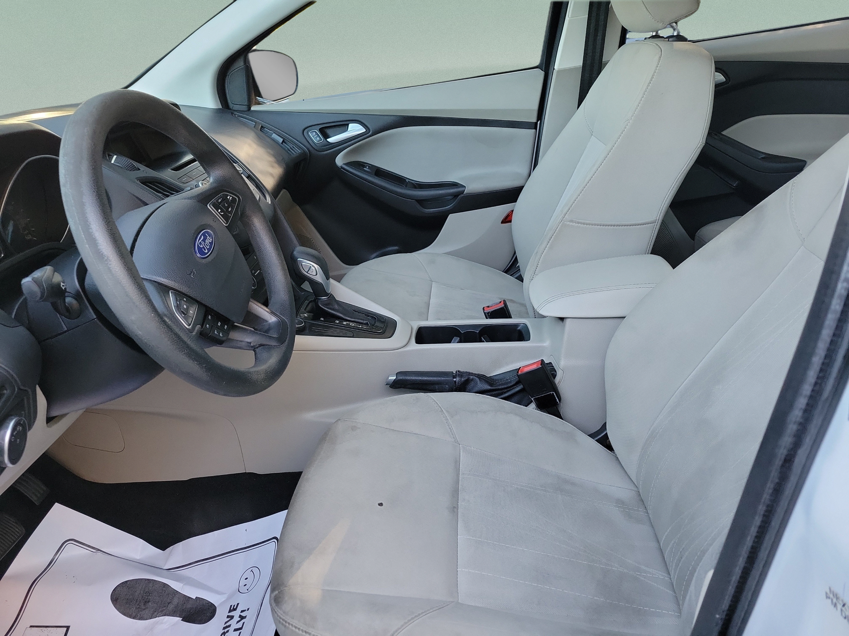 Used 2017 Ford Focus SE FWD image 14