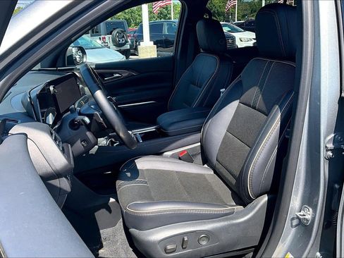 Used 2025 Chevrolet Traverse High Country w/ LPO, Floor Liner Package AWD/4WD image 20