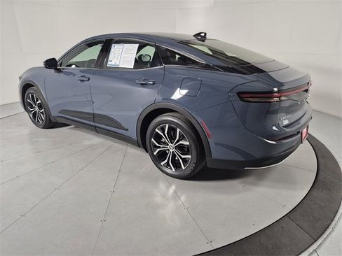 Used 2025 Toyota Crown XLE image 3