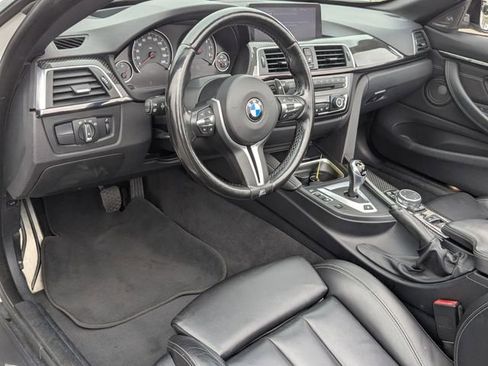 Used 2016 BMW M4 Convertible image 11