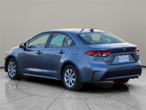 Used 2021 Toyota Corolla LE image 4