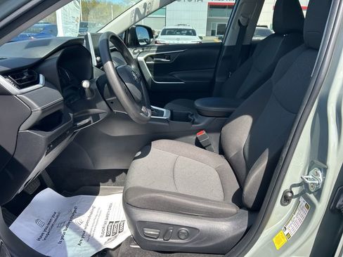 Used 2023 Toyota RAV4 XLE w/ Convenience Package image 2