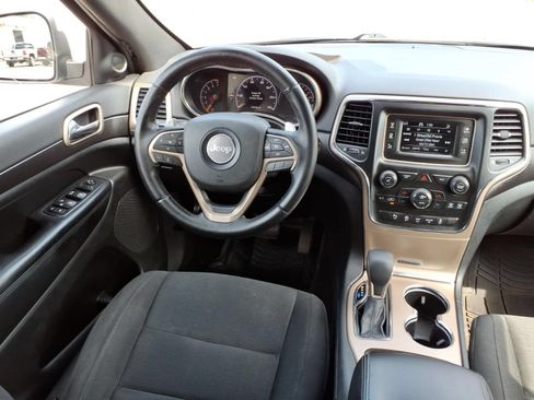 Used 2017 Jeep Grand Cherokee Laredo w/ Quick Order Package 23E AWD/4WD image 22