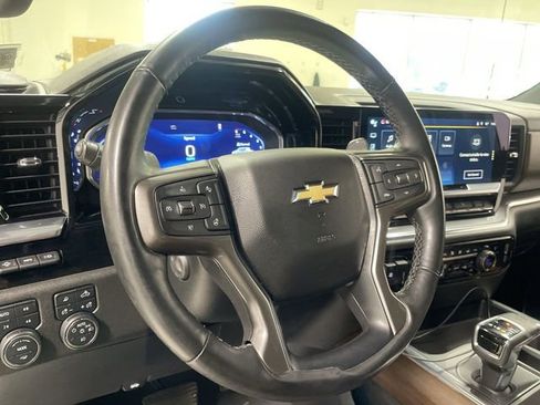 Used 2023 Chevrolet Silverado 1500 High Country w/ Technology Package AWD/4WD image 14