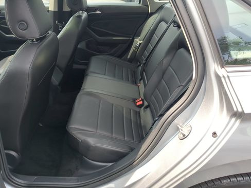 Used 2023 Volkswagen Jetta SE w/ Panoramic Sunroof Package FWD image 29