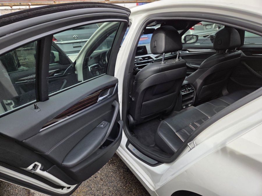 Used 2018 BMW 530e RWD image 8