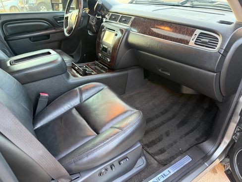 Used 2014 GMC Sierra 3500 Denali image 16